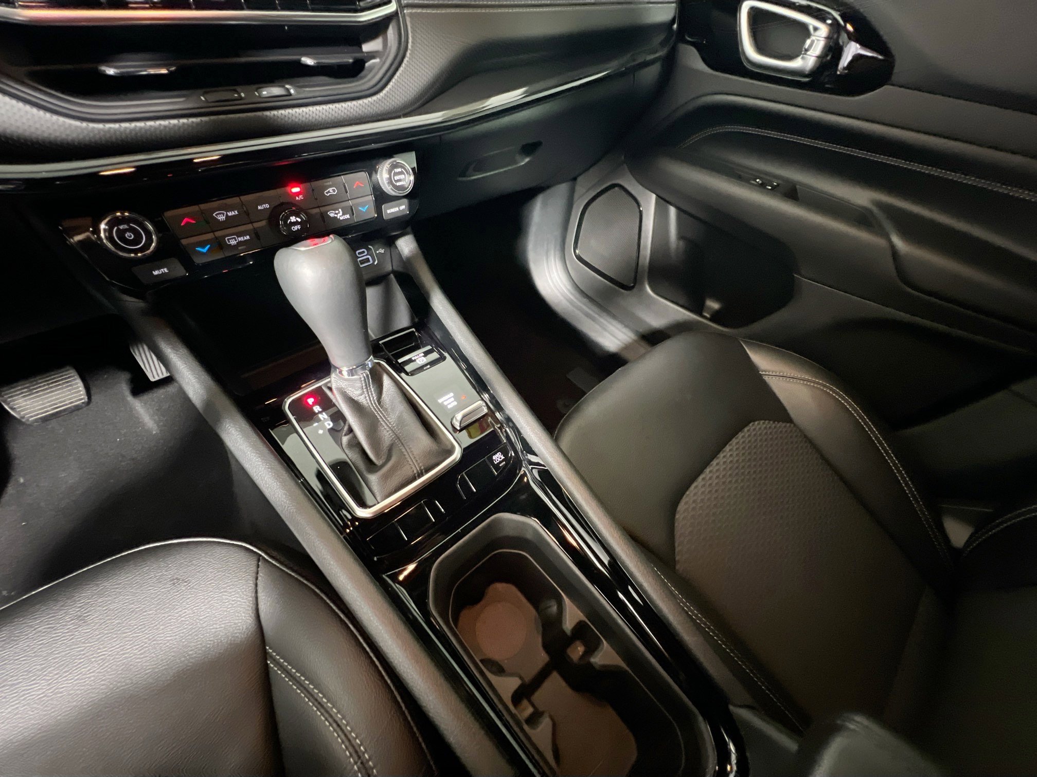 Used 2024 Jeep Compass Latitude w/ Convenience Group image 26