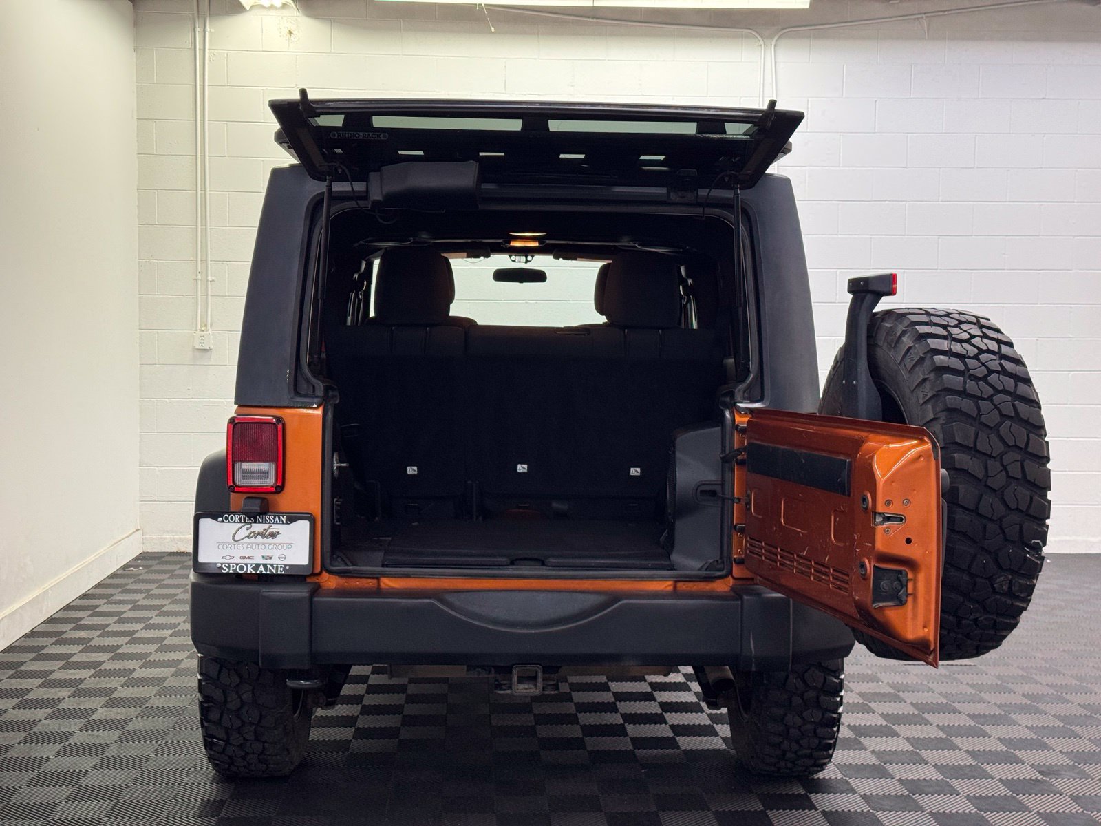 Used 2011 Jeep Wrangler Unlimited Rubicon w/ Trailer Tow Group AWD/4WD image 30