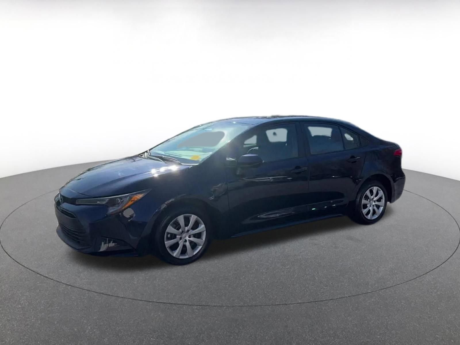 Used 2025 Toyota Corolla LE image 8