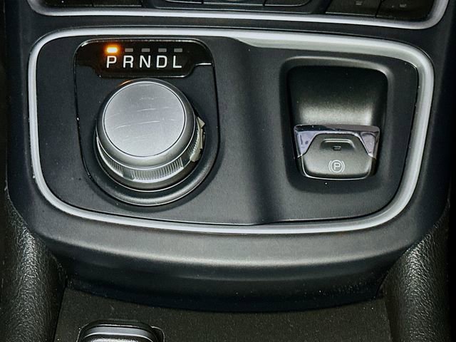 Used 2016 Chrysler 200 Limited image 14