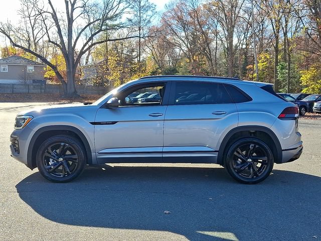 Used 2025 Volkswagen Atlas Cross Sport SEL R-Line AWD/4WD image 6