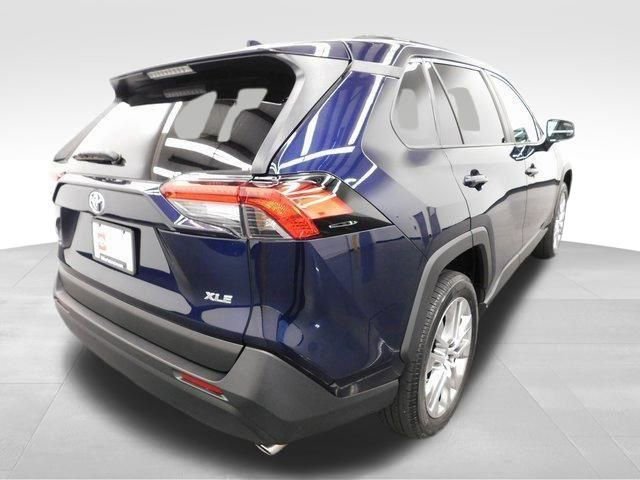Used 2023 Toyota RAV4 XLE Premium image 15