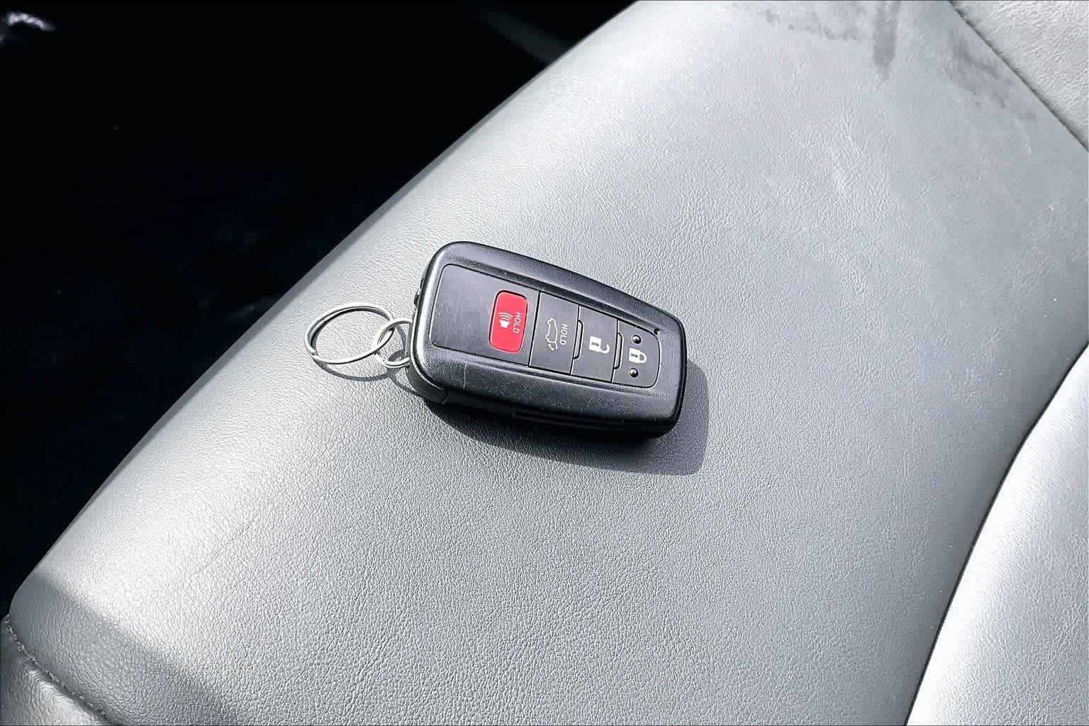 Used 2023 Toyota RAV4 XLE Premium FWD image 15