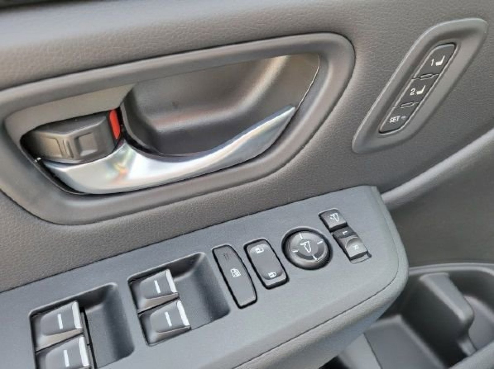 Used 2025 Honda Pilot TrailSport image 35