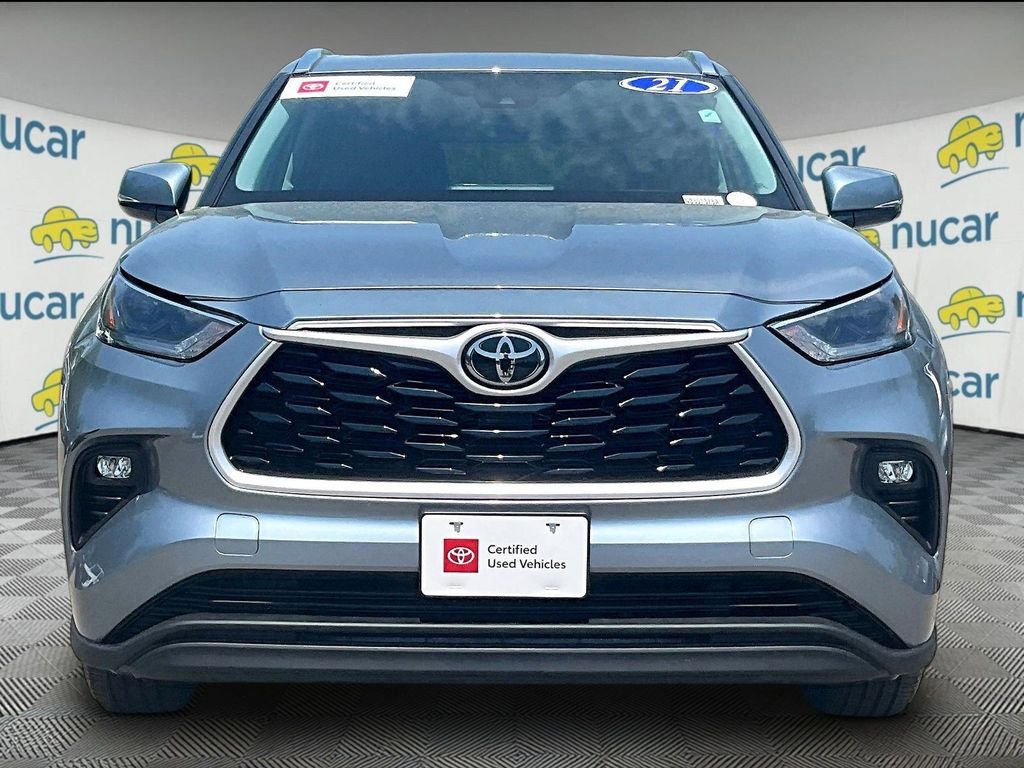 Certified 2021 Toyota Highlander XLE AWD/4WD image 2