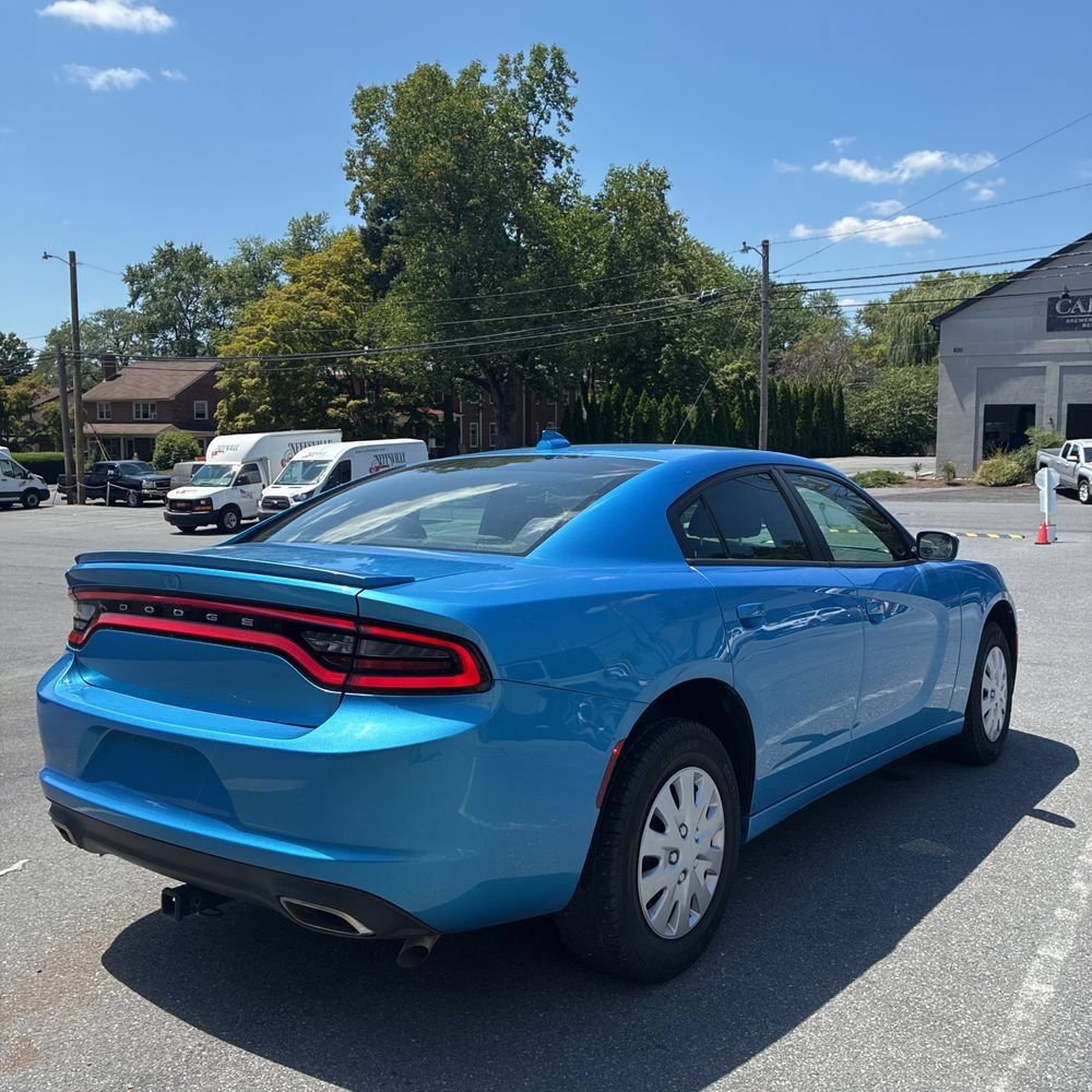 Used 2016 Dodge Charger SXT w/ Rallye Group RWD image 3