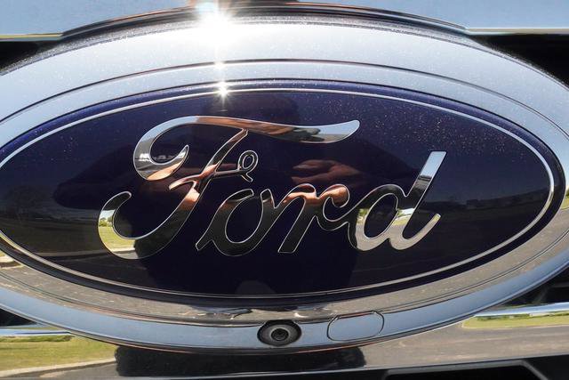 Used 2020 Ford Expedition Limited w/ Equipment Group 302A AWD/4WD image 43