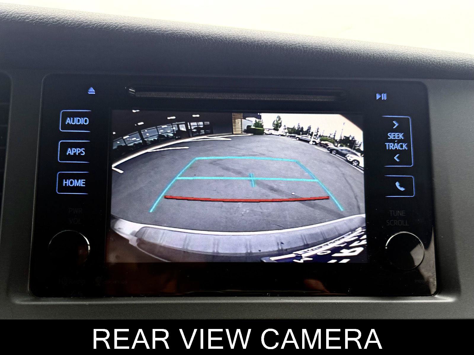 Used 2015 Toyota Sienna LE FWD image 32