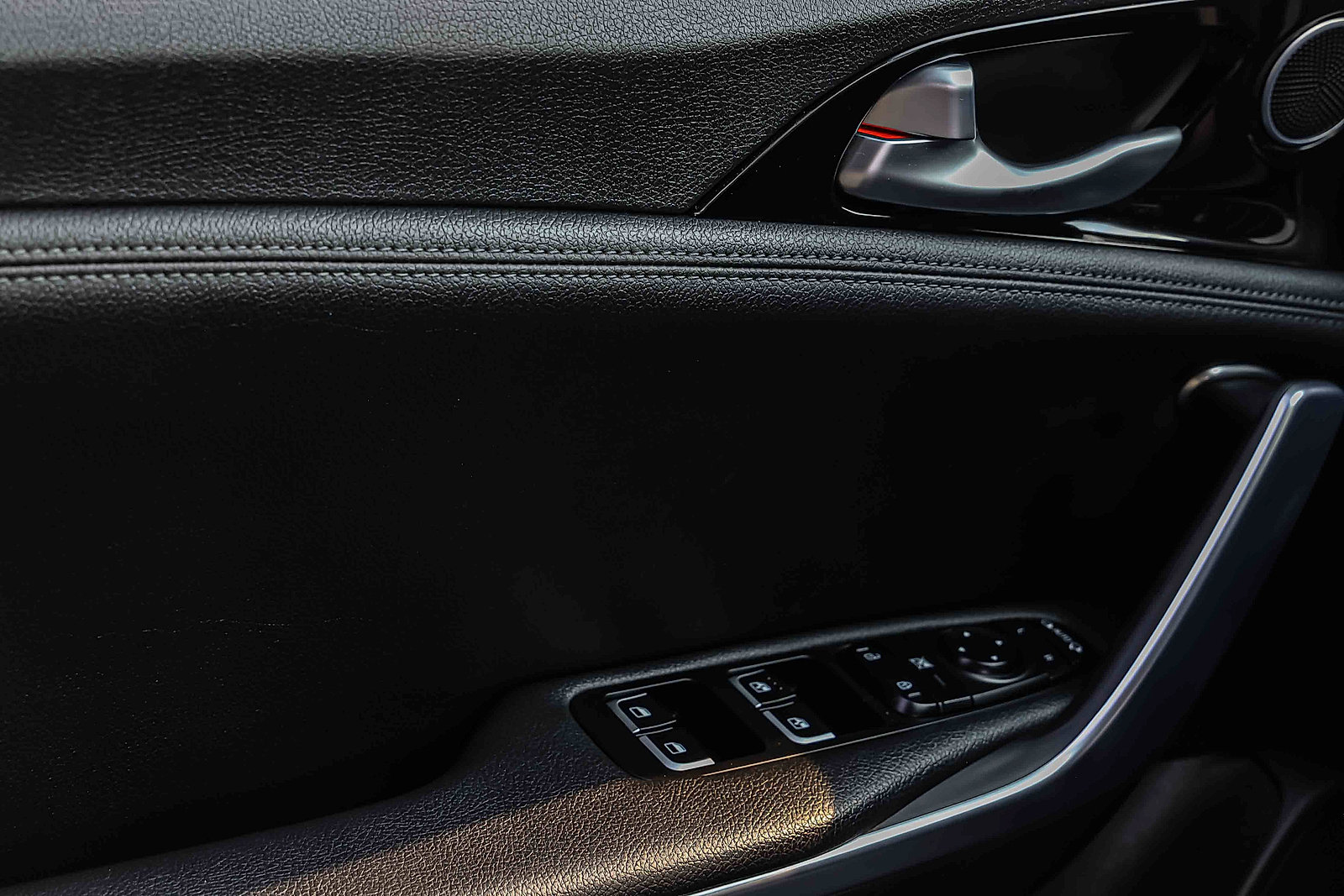 Used 2019 Kia Stinger AWD/4WD image 15