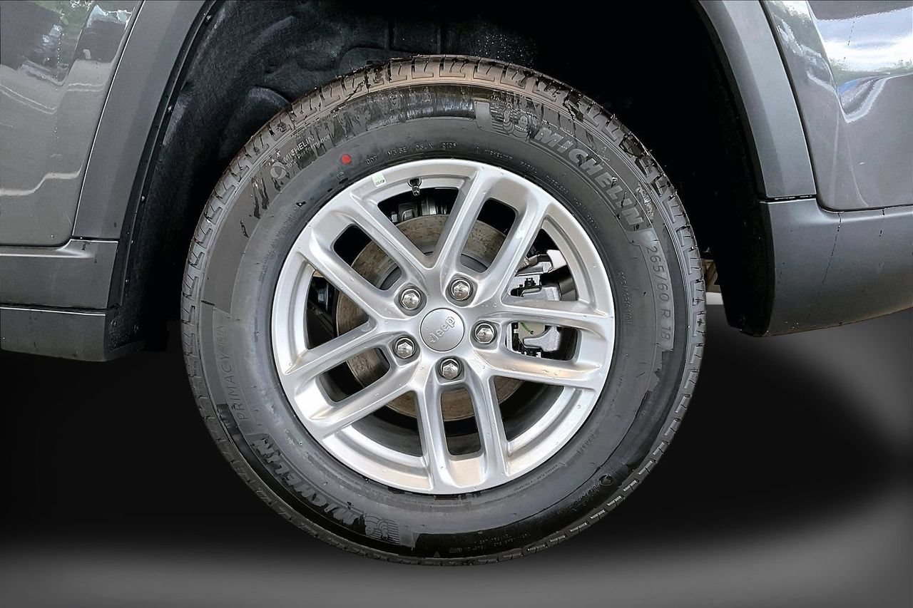 New 2026 Jeep Grand Cherokee Laredo X AWD/4WD image 32