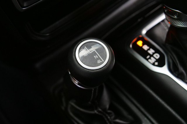 Used 2022 Jeep Wrangler Unlimited Sahara w/ Cold Weather Group AWD/4WD image 11