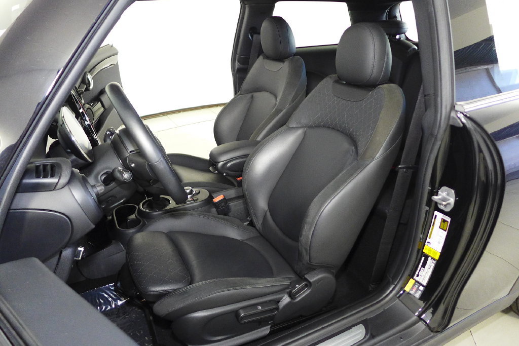 Certified 2024 MINI Cooper SE FWD image 23