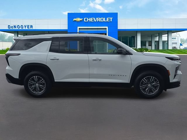 Used 2024 Chevrolet Traverse LT w/ LPO, Floor Liner Package FWD image 7