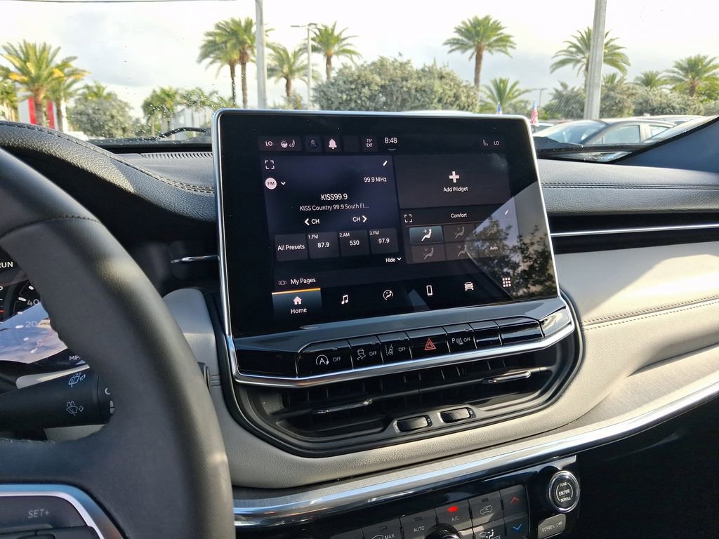 Used 2023 Jeep Compass Limited image 21