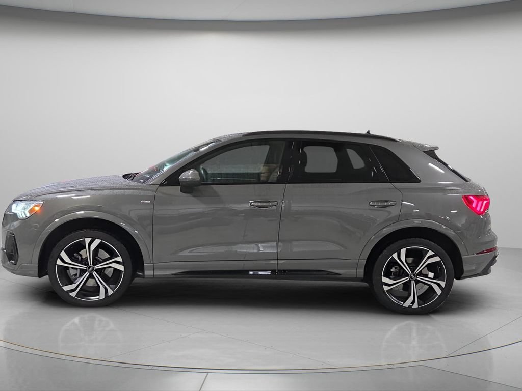 Used 2023 Audi Q3 2.0T Premium Plus w/ Premium Plus Package AWD/4WD image 3