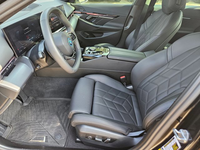 Used 2025 BMW i5 eDrive40i w/ Premium Package image 14