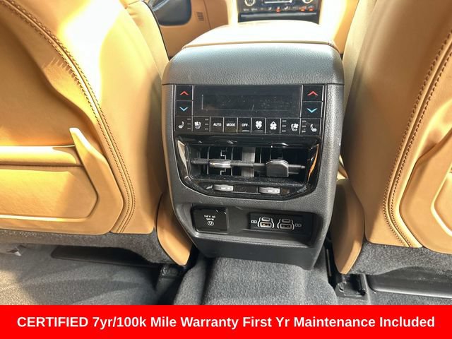 Used 2023 Jeep Grand Cherokee L Summit AWD/4WD image 15