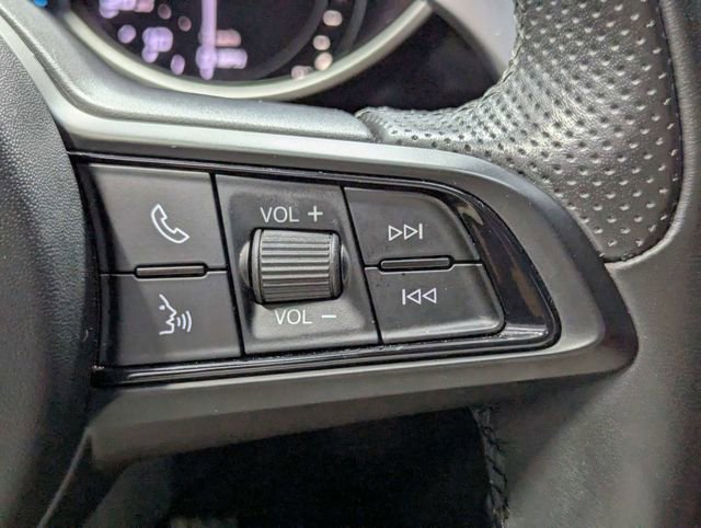 Used 2022 Alfa Romeo Giulia Veloce RWD image 19