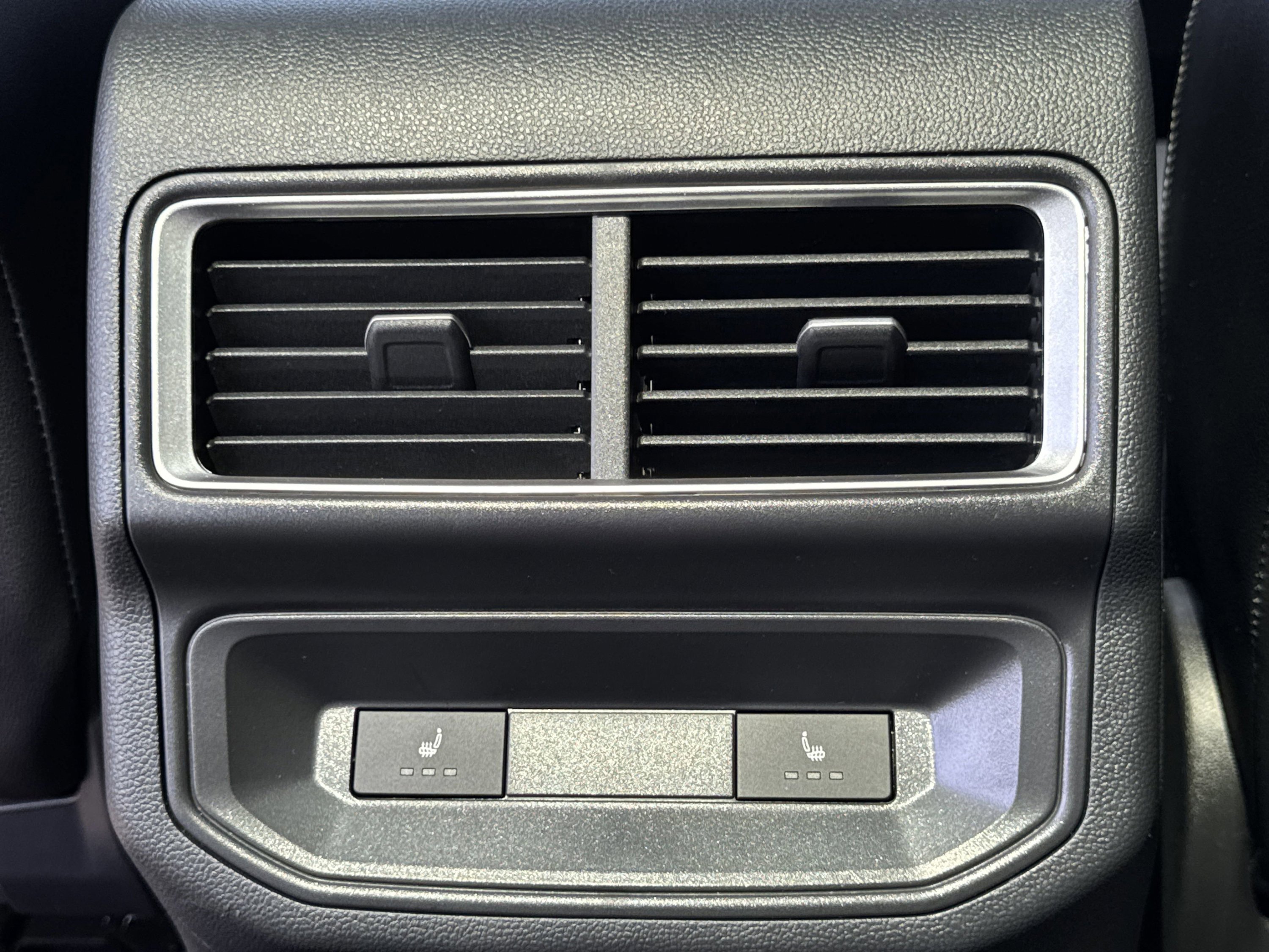 Used 2024 Volkswagen Atlas Cross Sport SEL Premium R-Line image 30