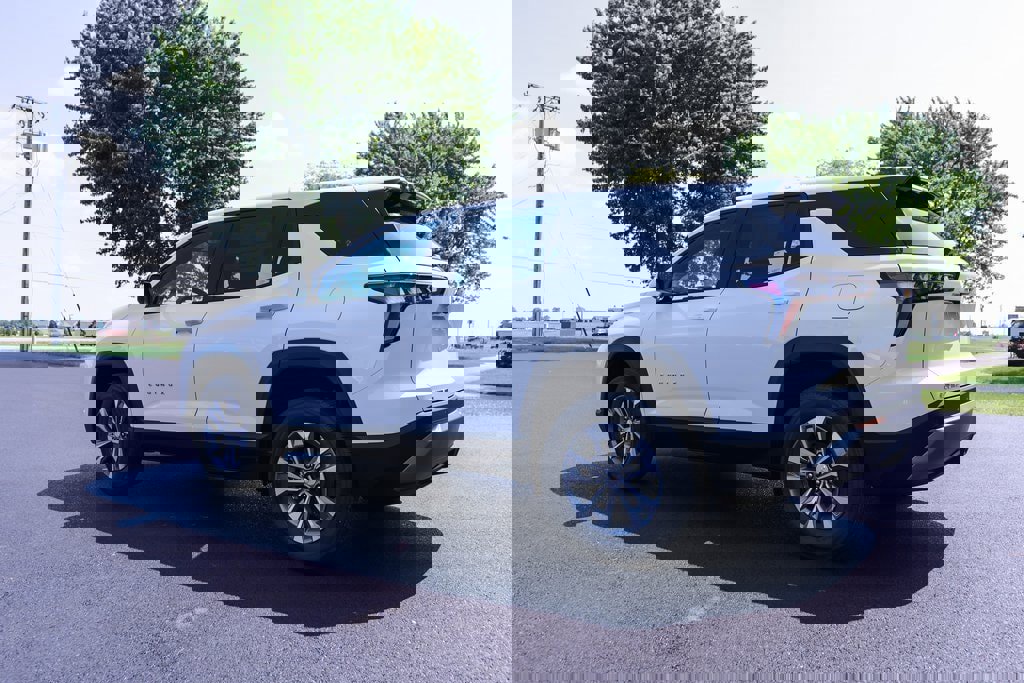 New 2026 Chevrolet Equinox LT w/ Convenience Package II image 4