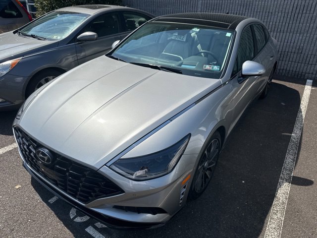 Used 2020 Hyundai Sonata Limited FWD image 2