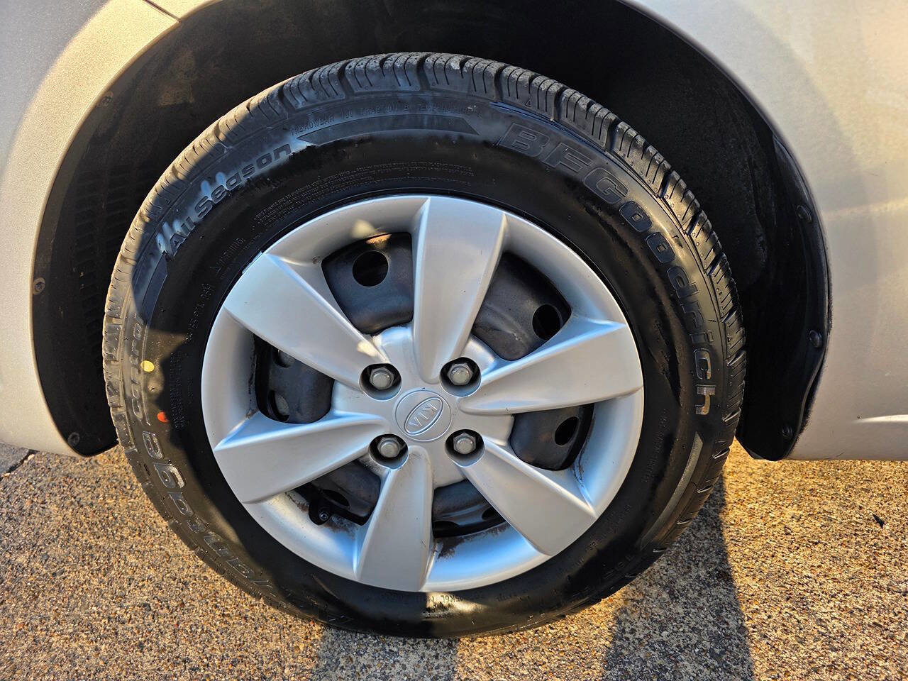 Used 2010 Kia Rio5 w/ Value Pkg image 43