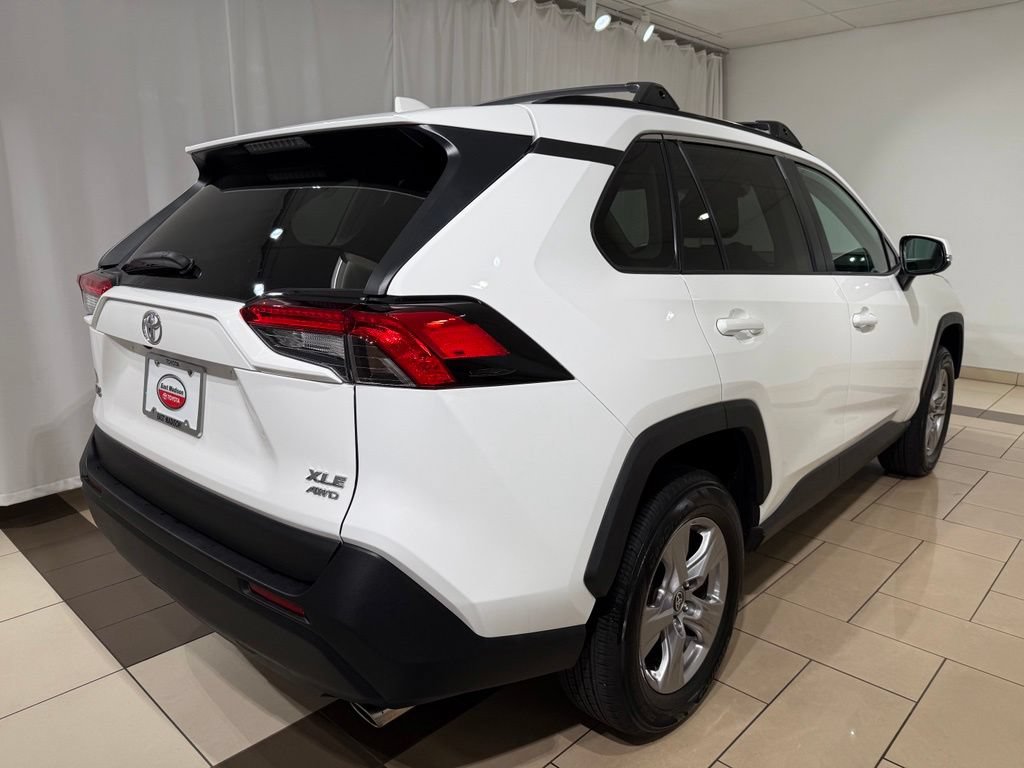 Used 2022 Toyota RAV4 XLE w/ Convenience Package AWD/4WD image 5