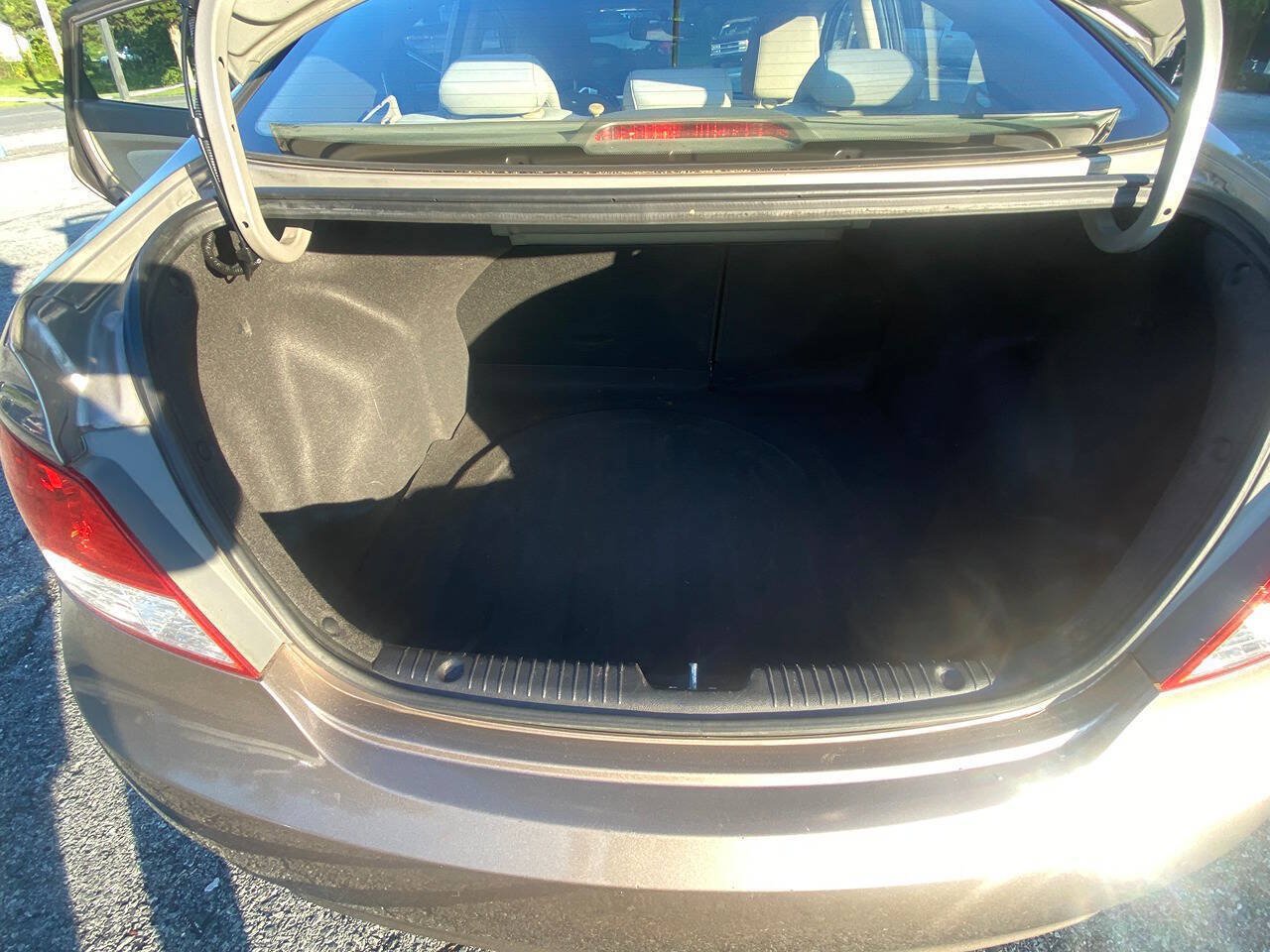 Used 2014 Hyundai Accent GLS FWD image 25