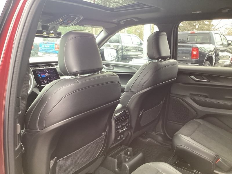 New 2025 Jeep Grand Cherokee L Altitude AWD/4WD image 24