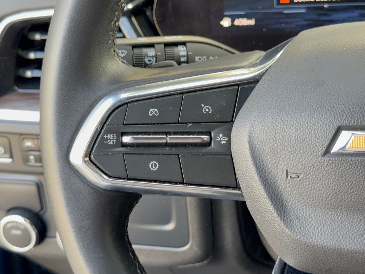 Used 2025 Chevrolet Tahoe LT RWD image 18