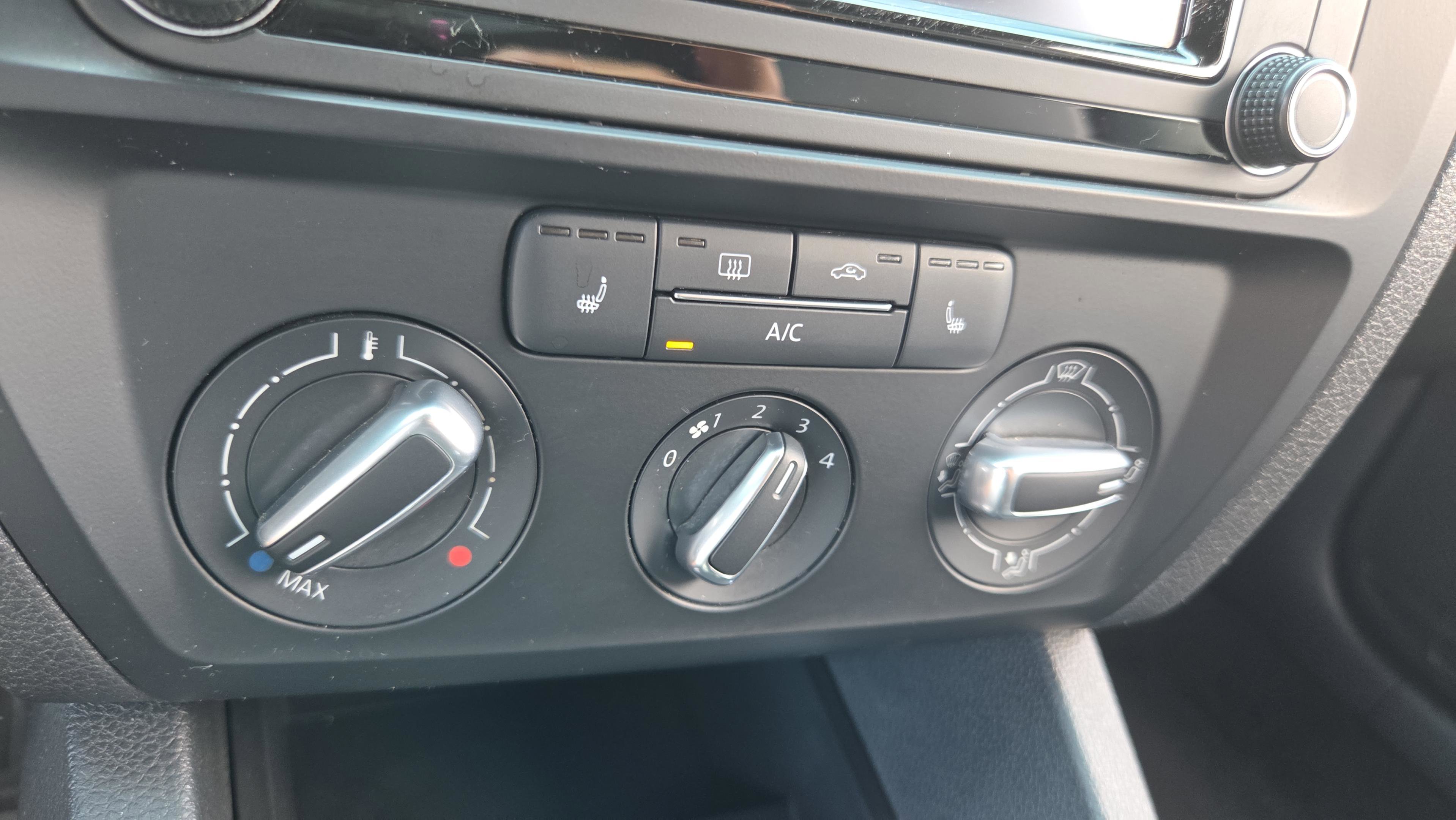 Used 2016 Volkswagen Jetta SE FWD image 20
