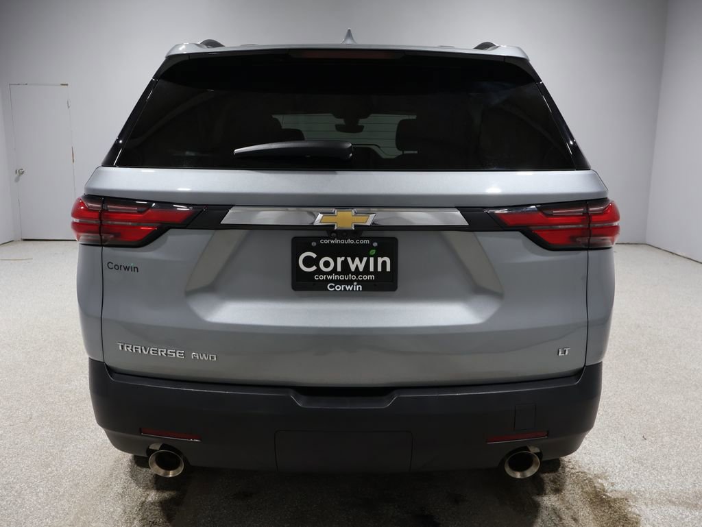 Used 2023 Chevrolet Traverse LT w/ Rear Camera Mirror Package image 3