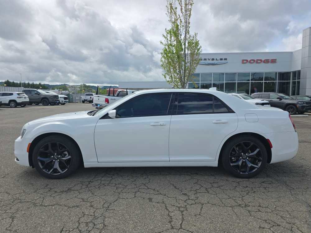 Used 2023 Chrysler 300 S w/ Comfort Group image 2
