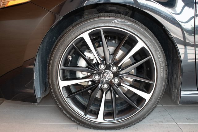 Used 2019 Toyota Camry XSE FWD image 9