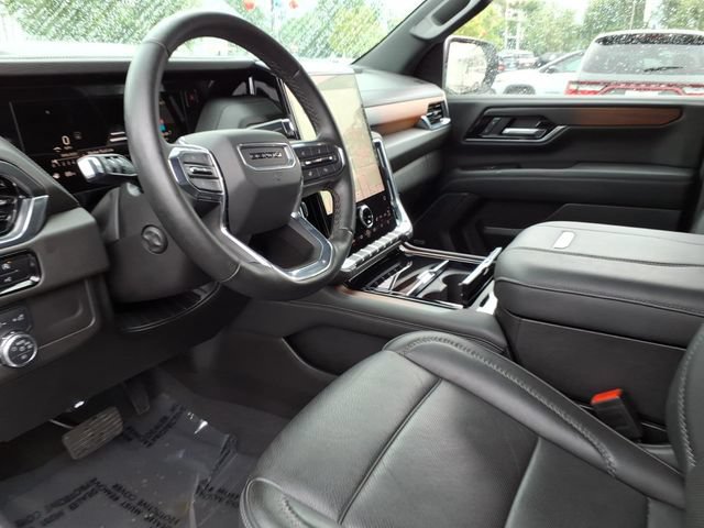 Used 2025 GMC Yukon Denali RWD image 15