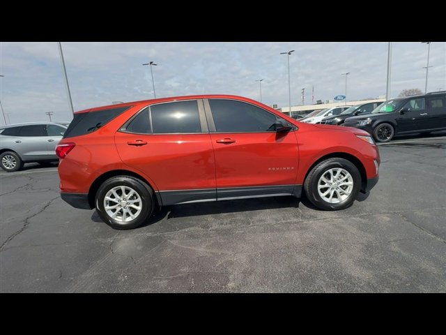 Used 2020 Chevrolet Equinox LS w/ LPO, Floor Liner Package image 9