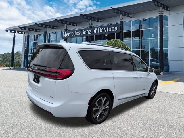 Used 2021 Chrysler Pacifica Pinnacle AWD/4WD image 4