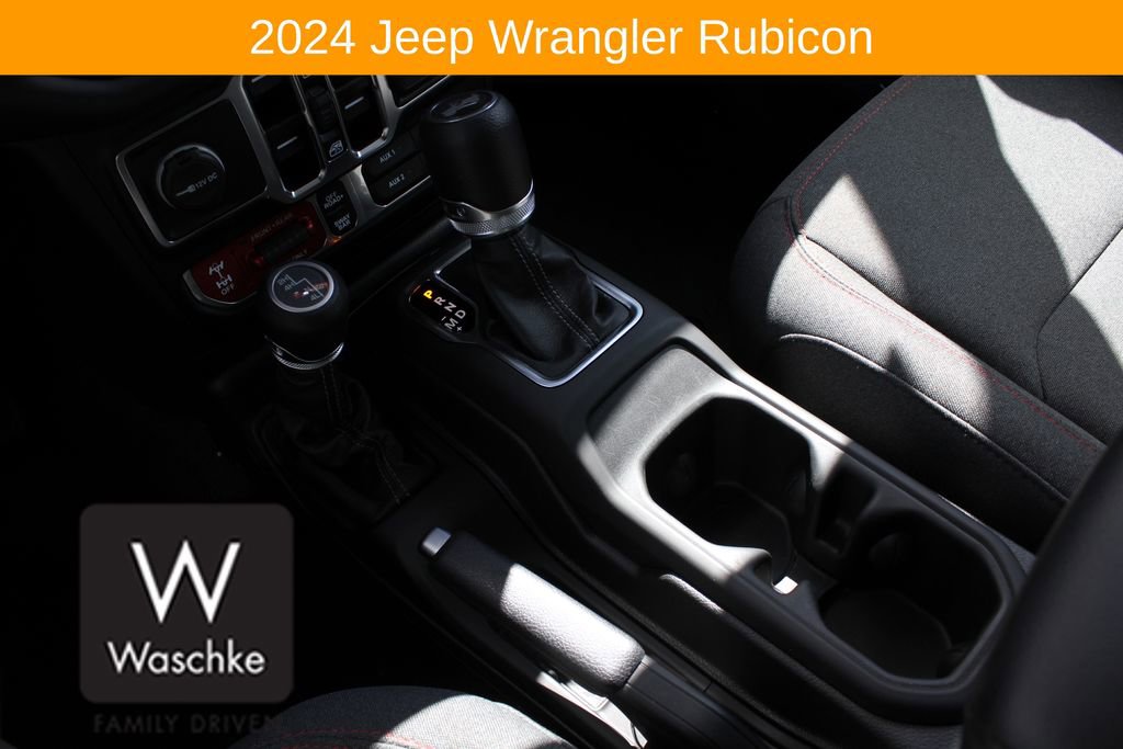 Used 2024 Jeep Wrangler Unlimited Rubicon w/ Convenience Group AWD/4WD image 32