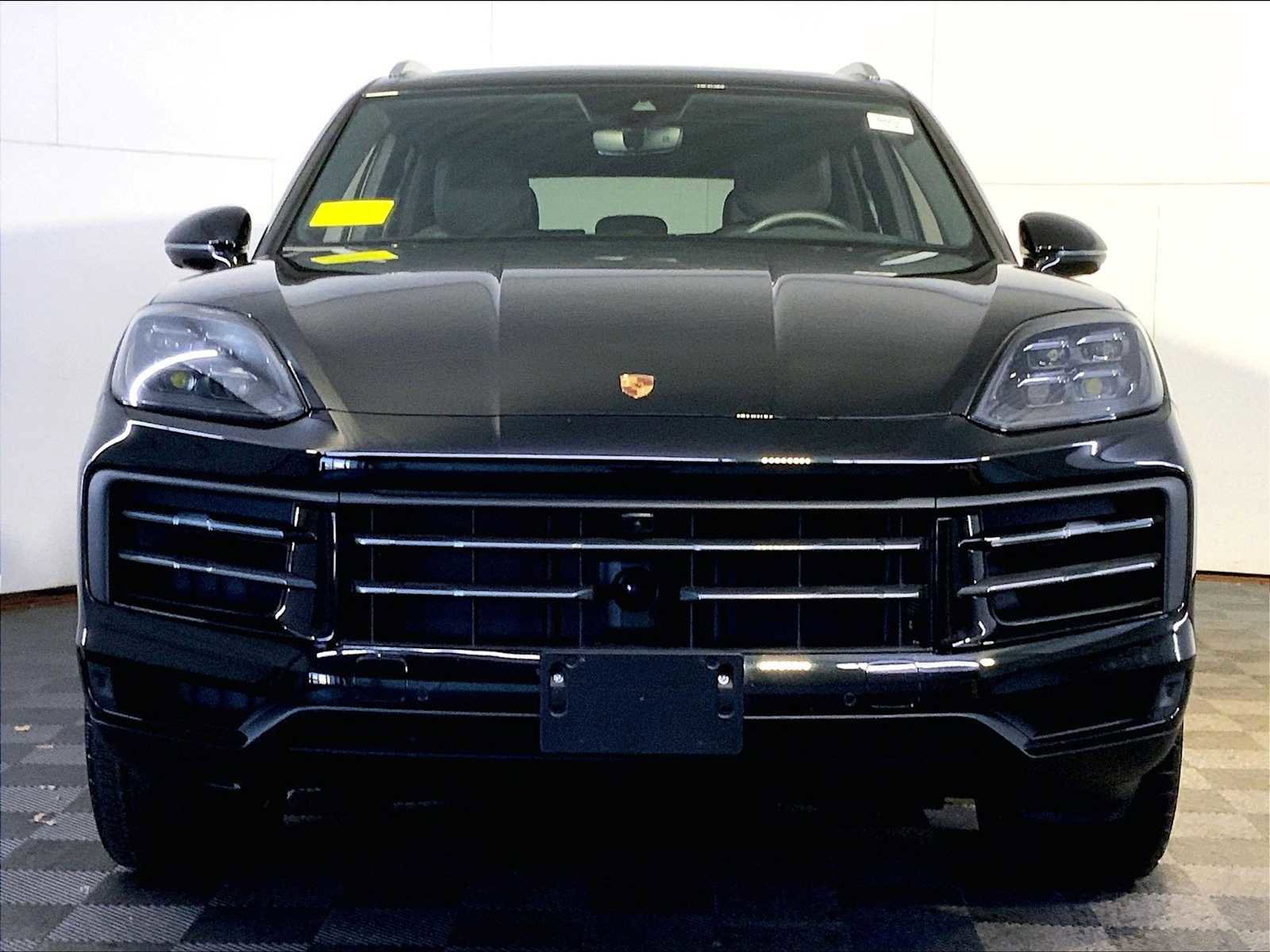 Certified 2025 Porsche Cayenne image 10