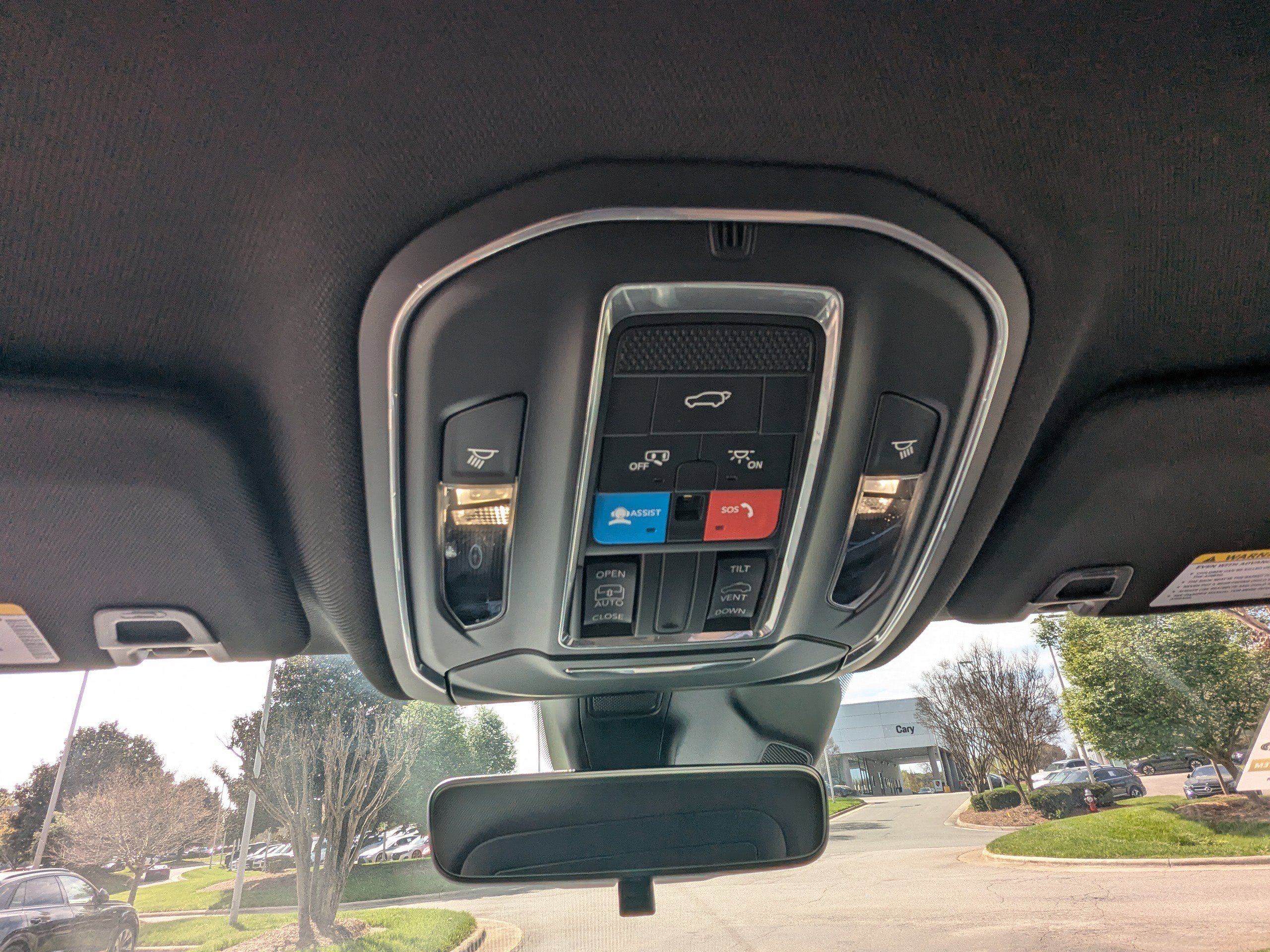 Certified 2025 Jeep Grand Cherokee Laredo X w/ Luxury Tech Group I image 28