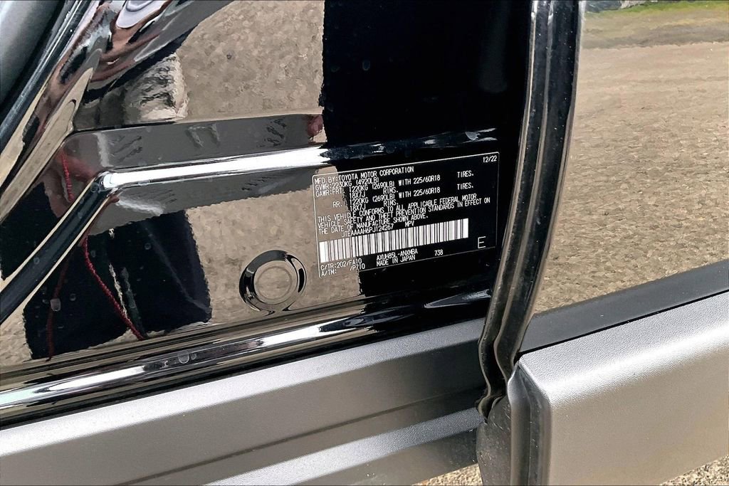 Used 2023 Toyota Venza LE AWD/4WD image 34