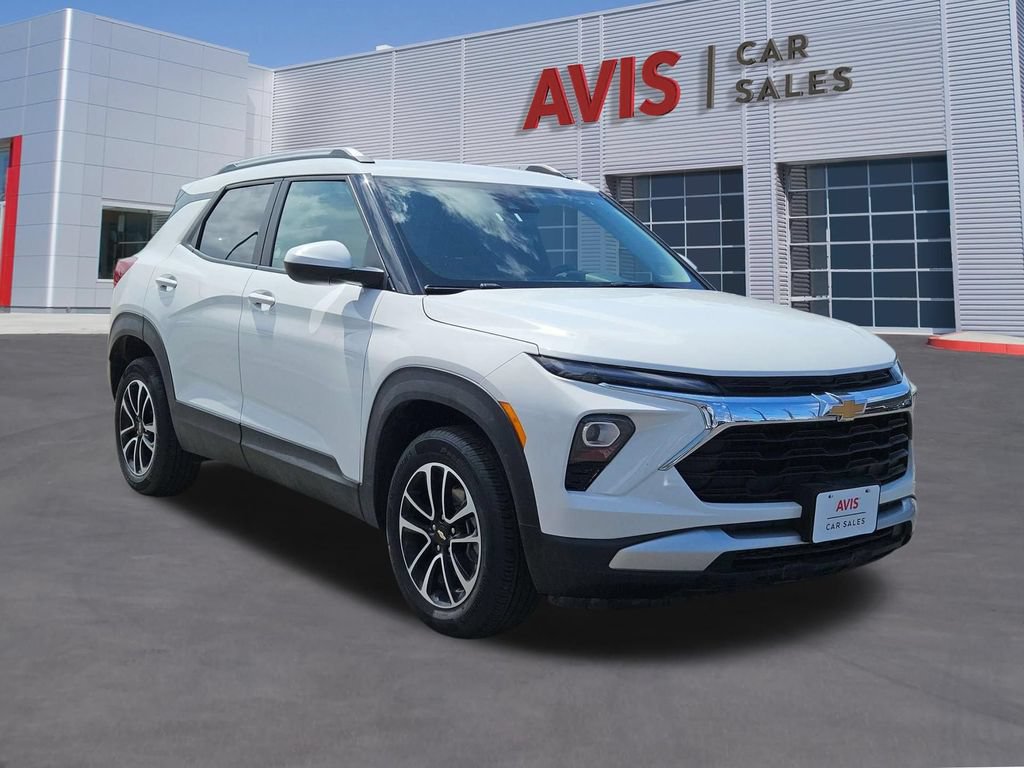 Used 2025 Chevrolet TrailBlazer LT AWD/4WD image 9