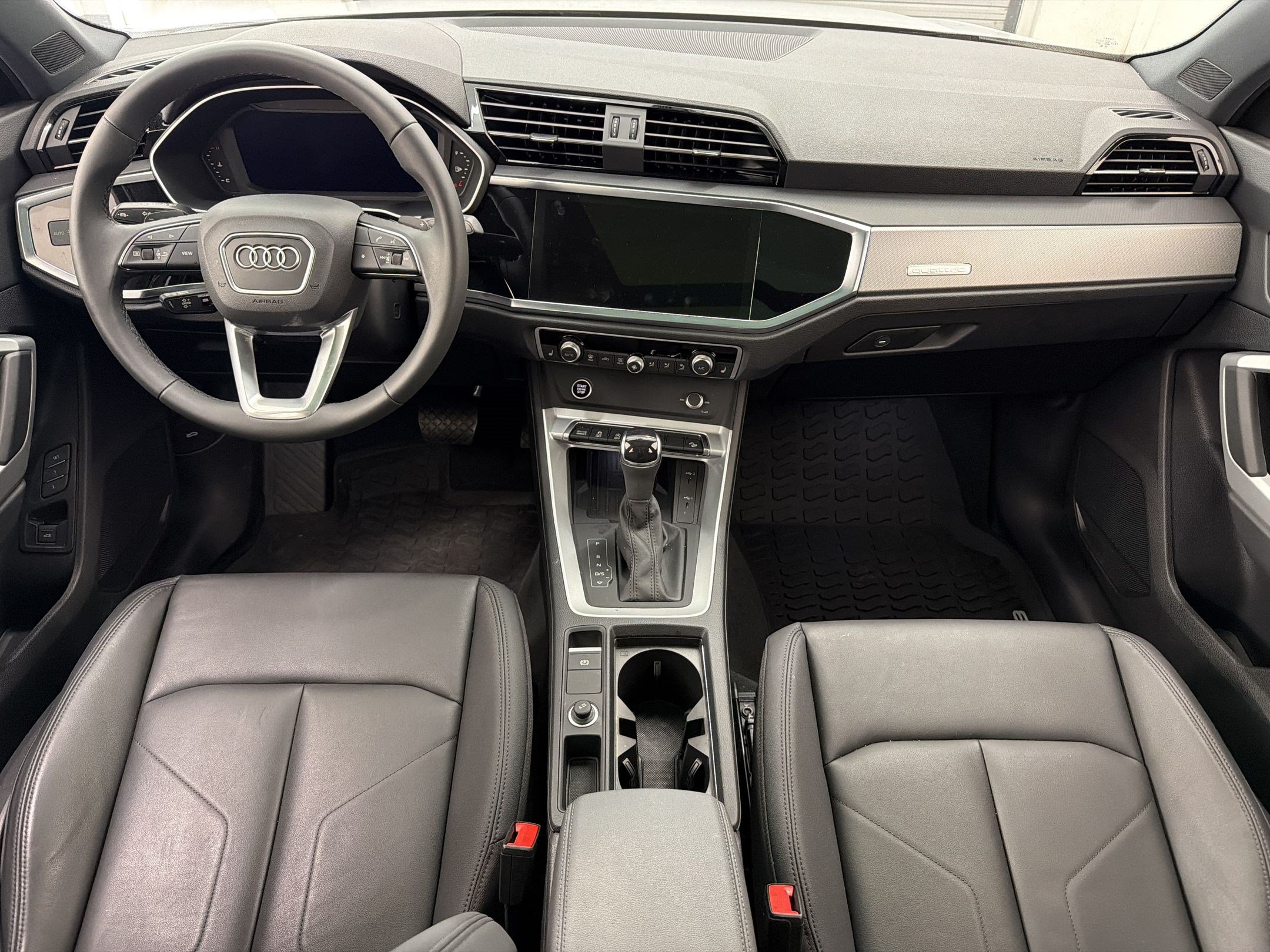 Used 2025 Audi Q3 2.0T Premium w/ Convenience Package AWD/4WD image 17