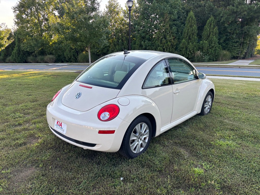 Used 2009 Volkswagen Beetle S image 7