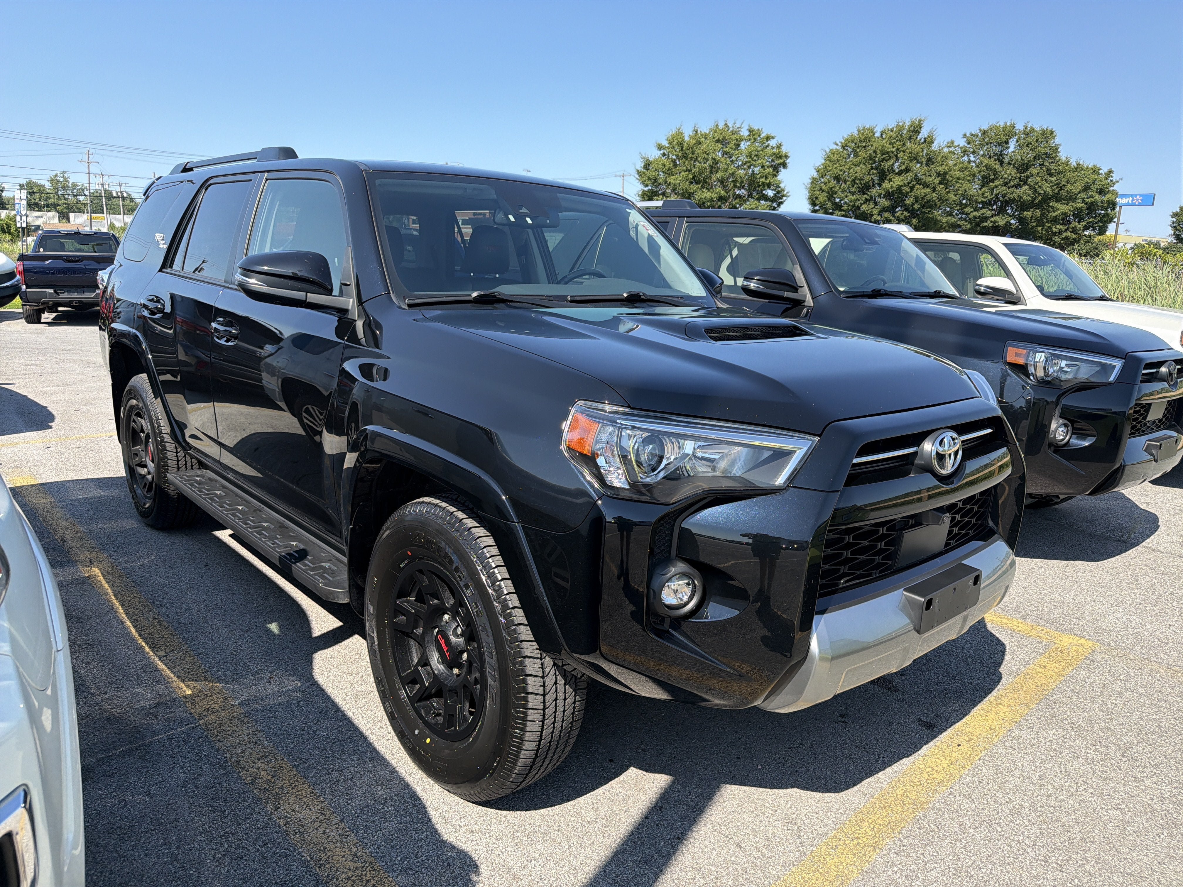Used 2024 Toyota 4Runner TRD Off-Road Premium w/ Off Road Premium Plus Package AWD/4WD image 2
