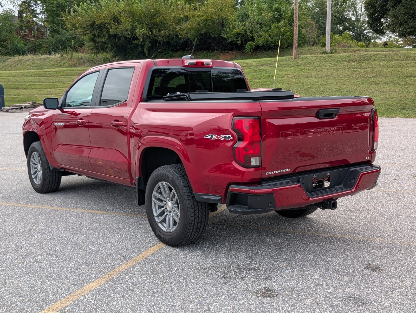 Used 2024 Chevrolet Colorado LT w/ LT Convenience Package II AWD/4WD image 5