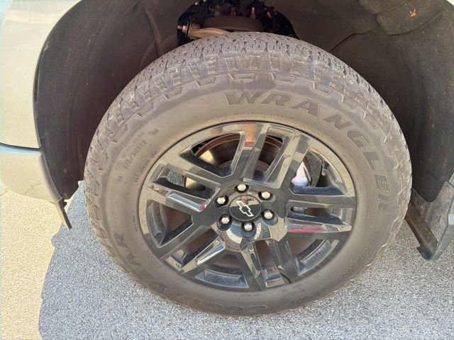 Used 2024 Chevrolet Silverado 1500 Custom w/ Turbomax Blackout Package image 10