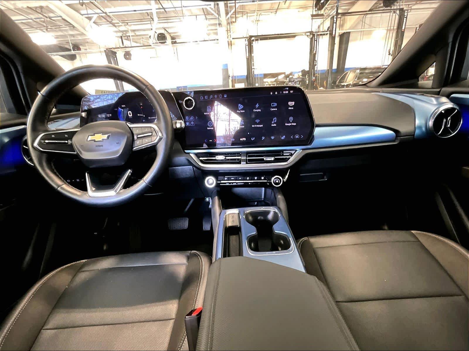 Used 2025 Chevrolet Equinox EV LT w/ Convenience Package FWD image 44