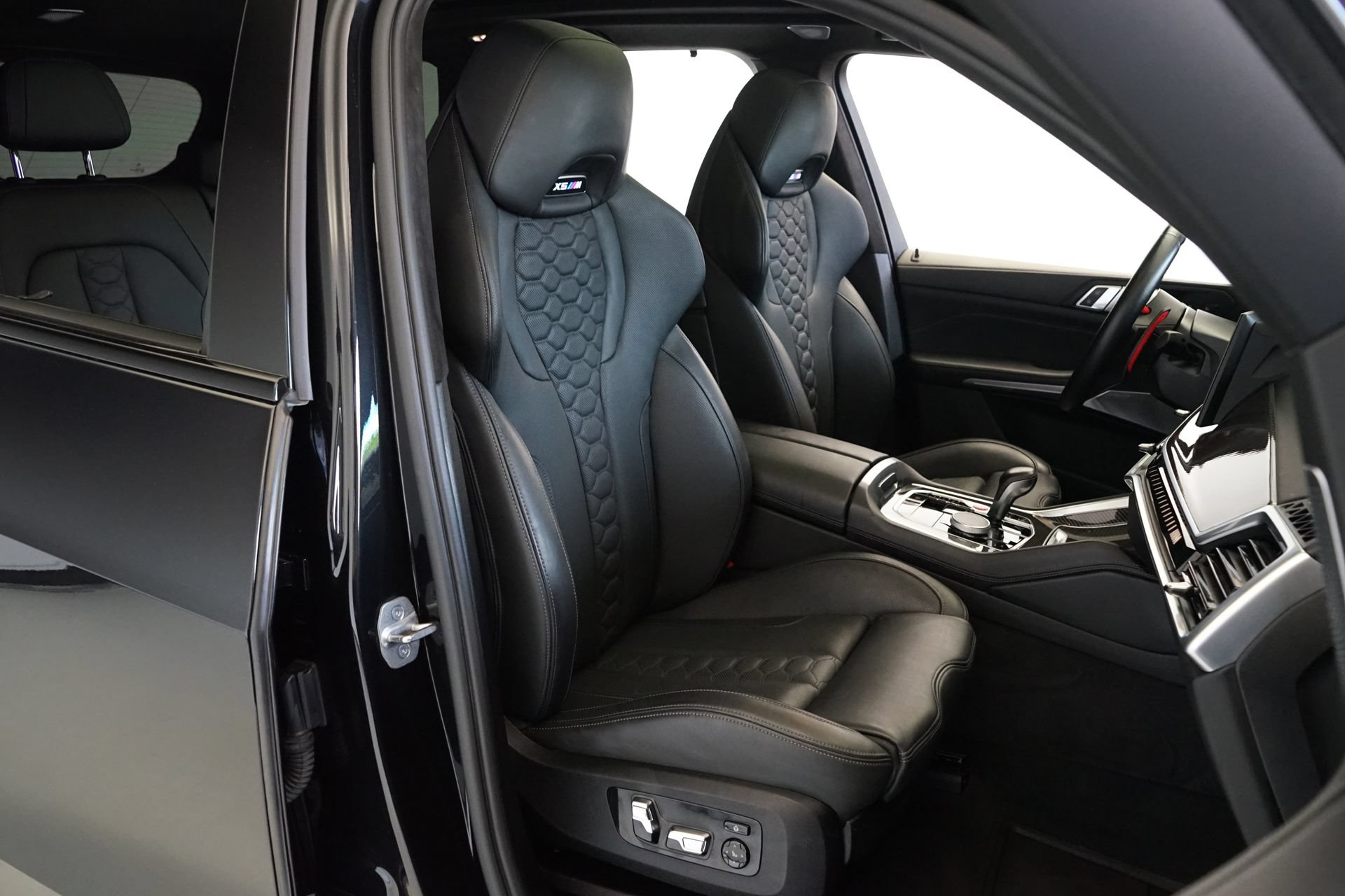 Used 2024 BMW X5 M Competition w/ Executive Package AWD/4WD image 9