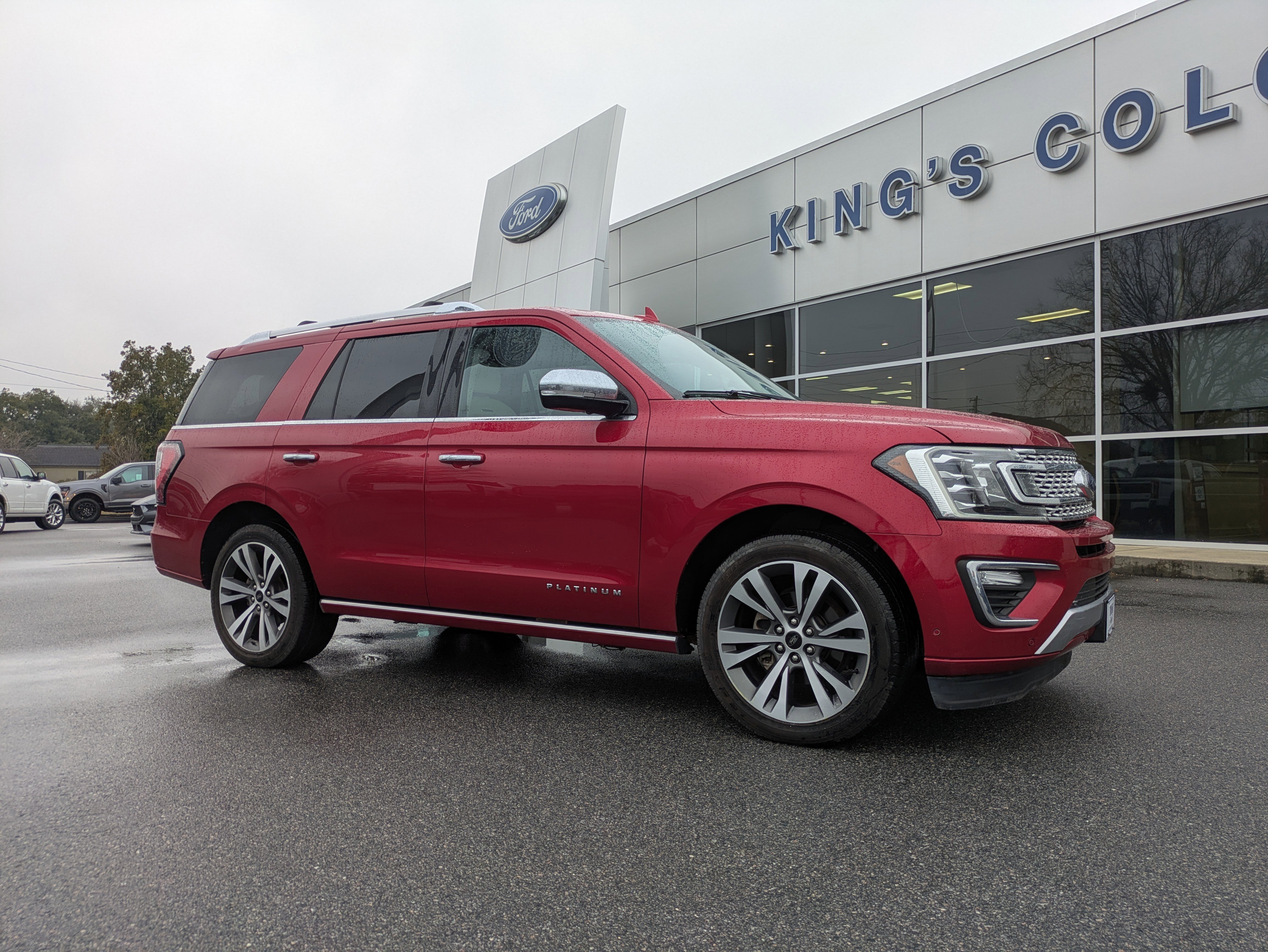 Used 2020 Ford Expedition Platinum image 2